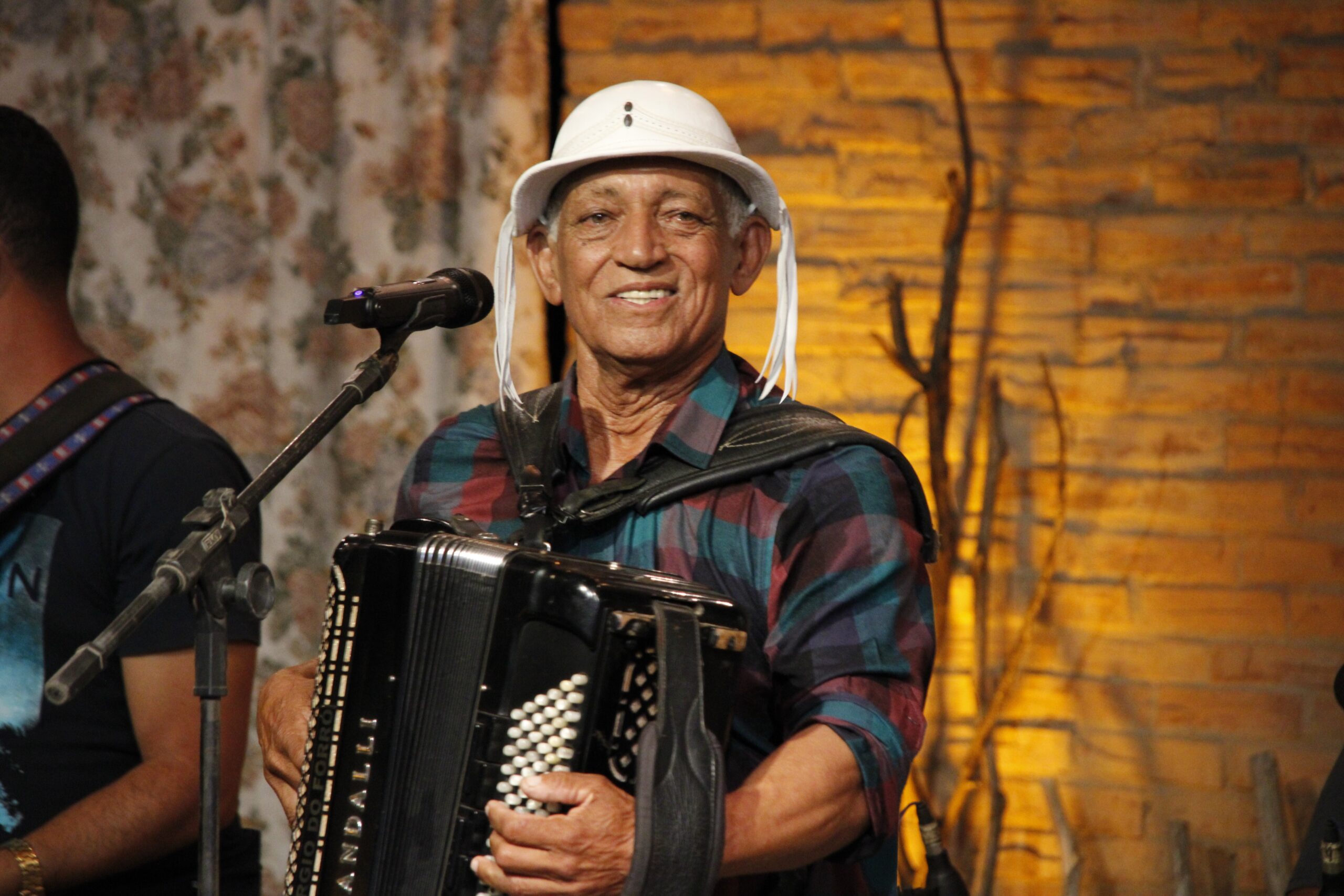 Com homenagem ao sanfoneiro Sérgio do Forró, São João na Praça recomeça nesta quinta-feira (26)