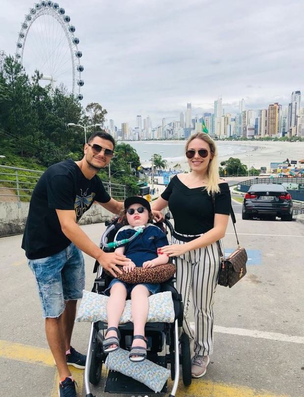 Bens da campanha AME Jonatas serão doados a hospital e a menina com doença rara, decide Justiça