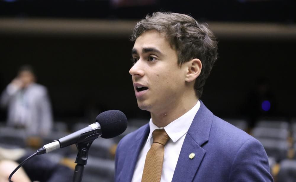 É #FAKE que Nikolas Ferreira votou a favor de aumento na conta de luz
