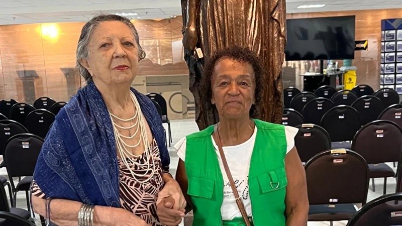 Vida em ‘prédio fantasma’: as idosas que resistem a demolição de edifício