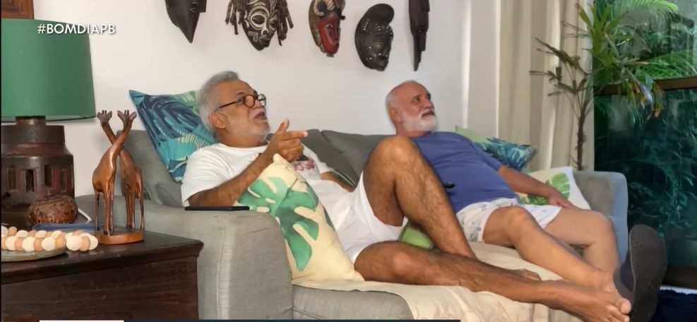Casal gay na terceira idade desafia dados sobre solidão: ‘Está valendo a pena cada momento’