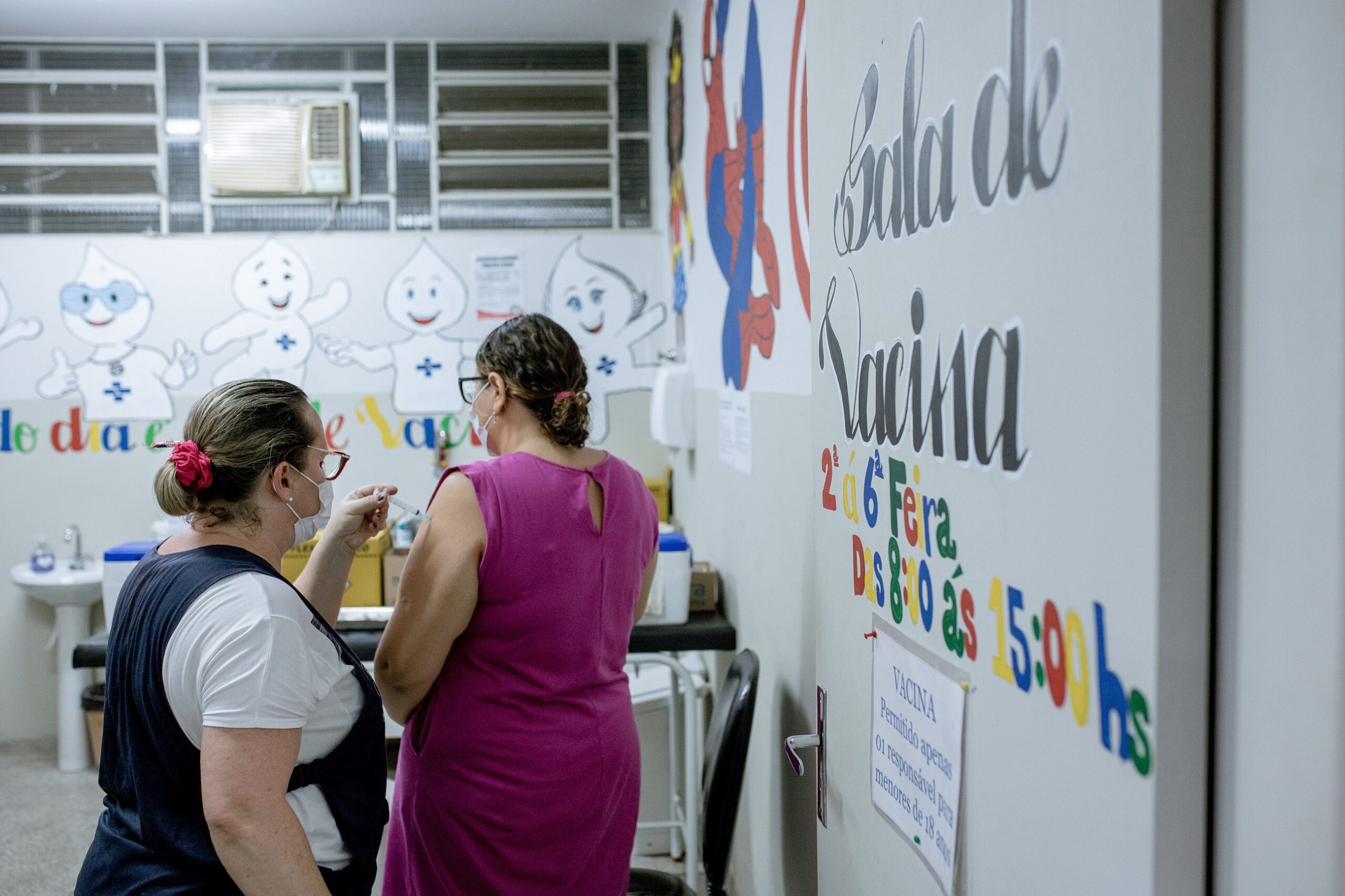 Gripe, Covid-19 e dengue: Limeira e Piracicaba realizam plantão de vacinação neste sábado; veja locais