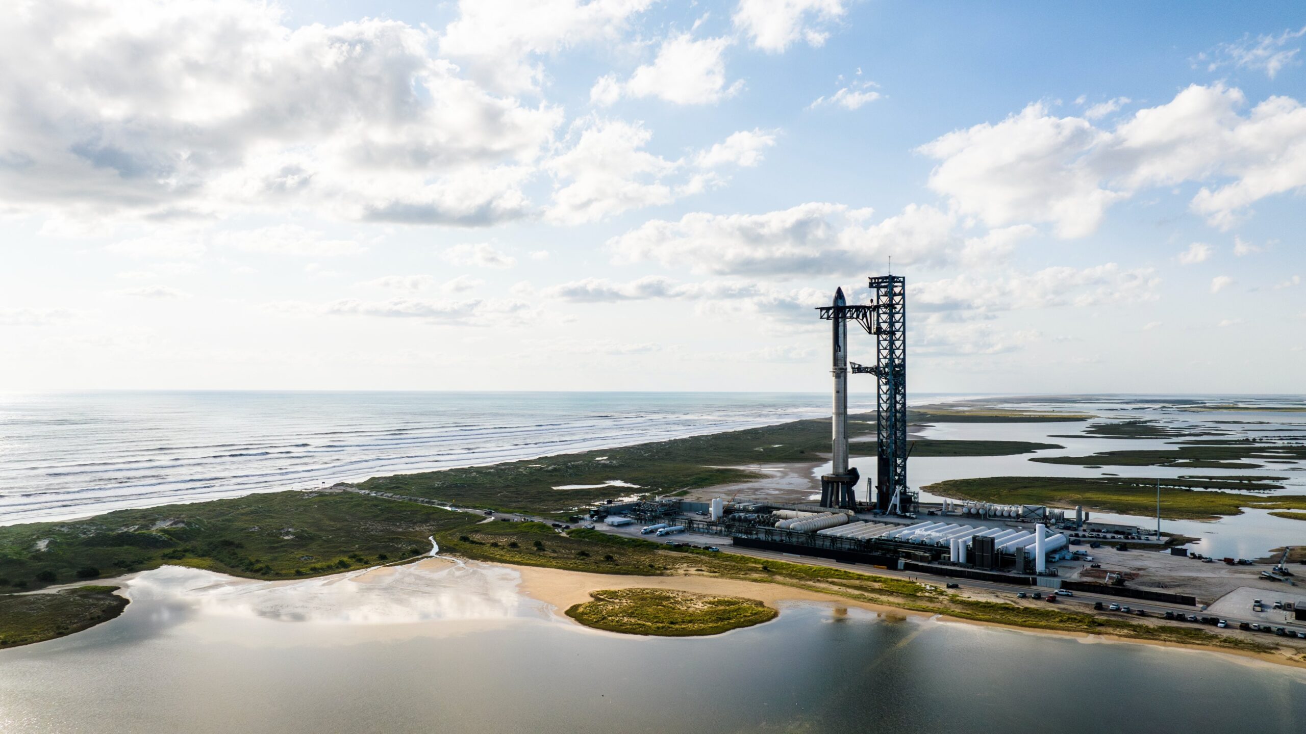 Presidente do México diz que vai processar SpaceX por poluição ligada a lançamentos de foguetes