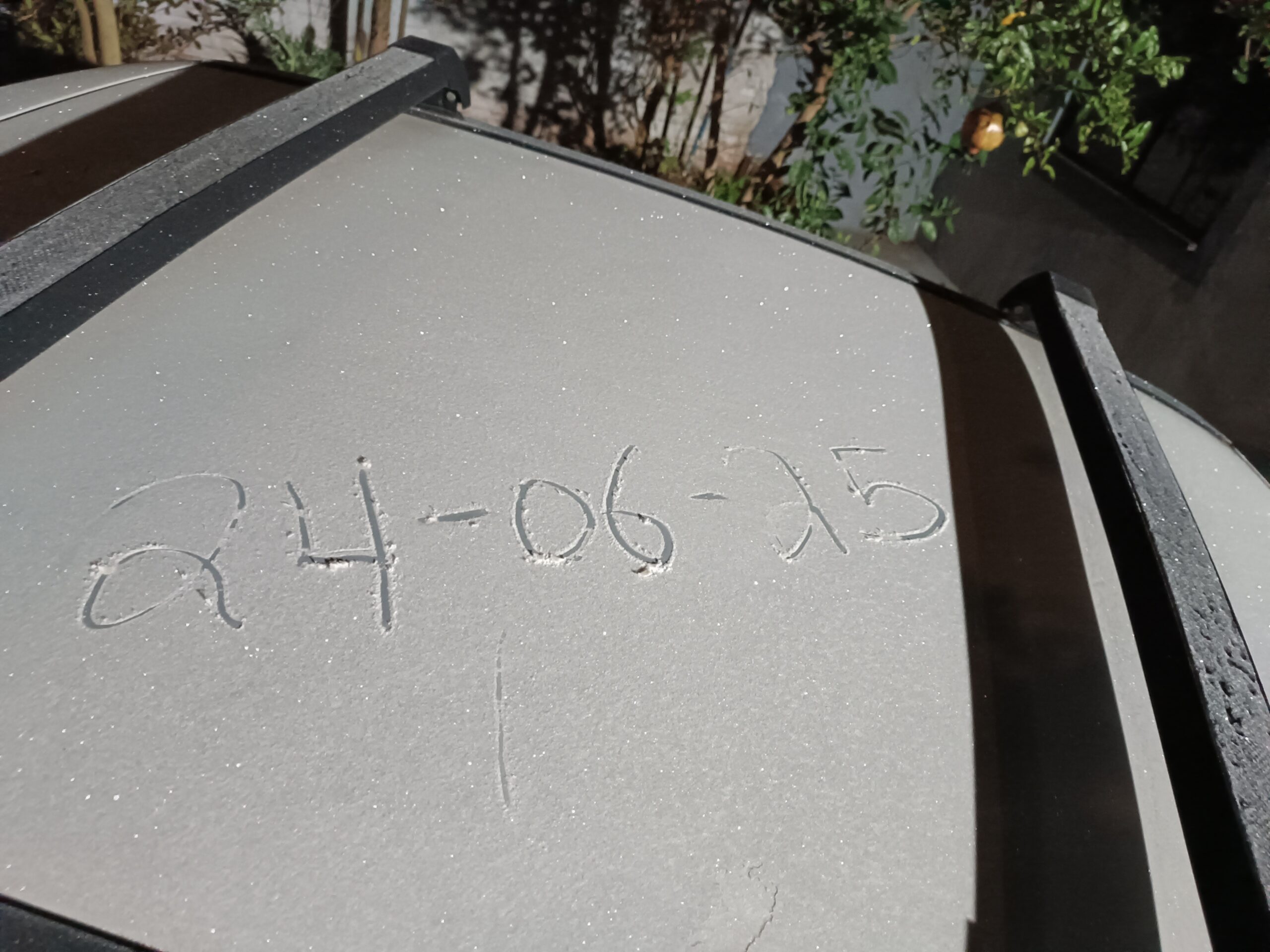 Vídeo: temperaturas ficam abaixo de zero e provocam geada em diversas cidades do Paraná