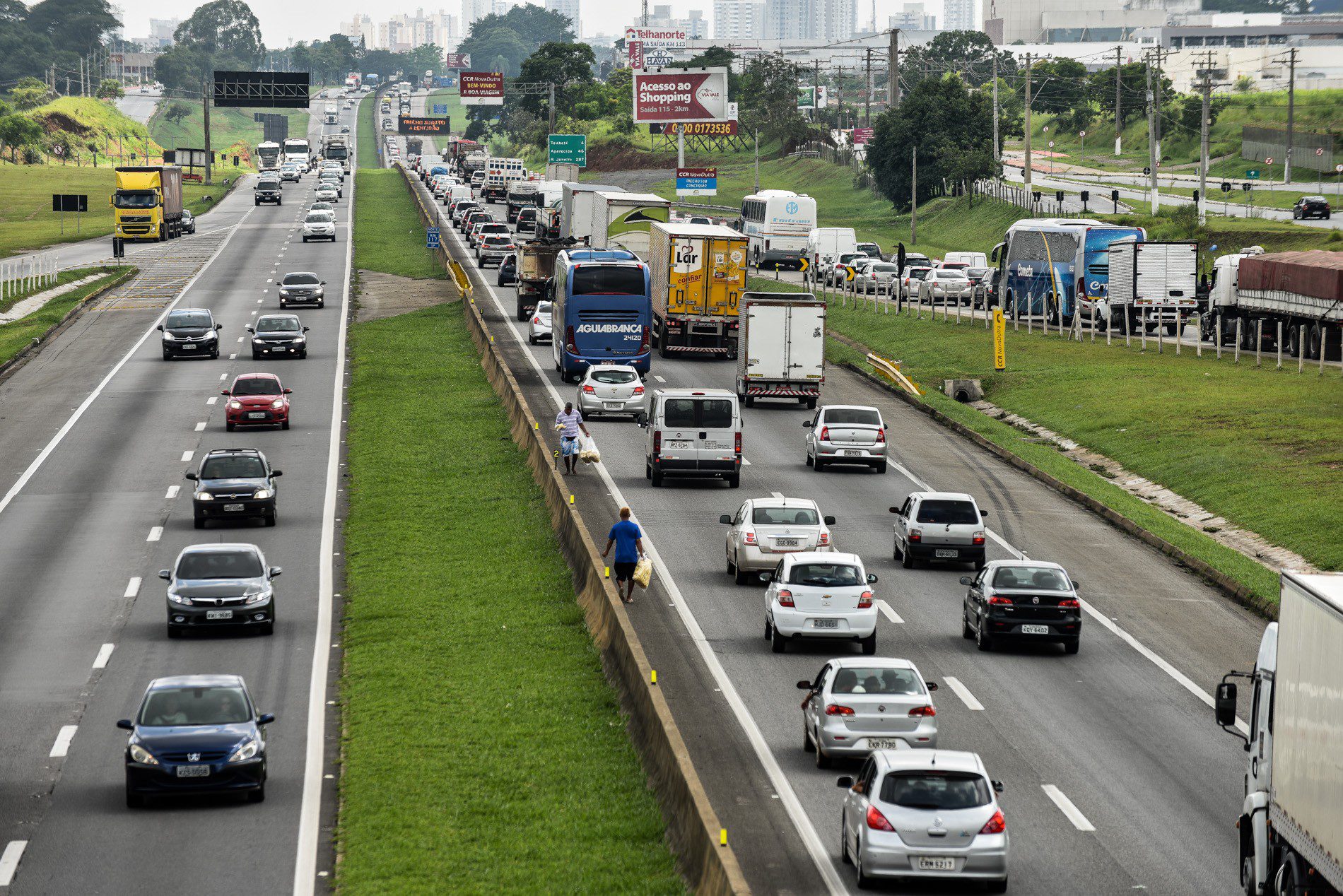 Confira a estimativa de veículos nas rodovias do Vale, serra e litoral durante o feriado de Corpus Christi