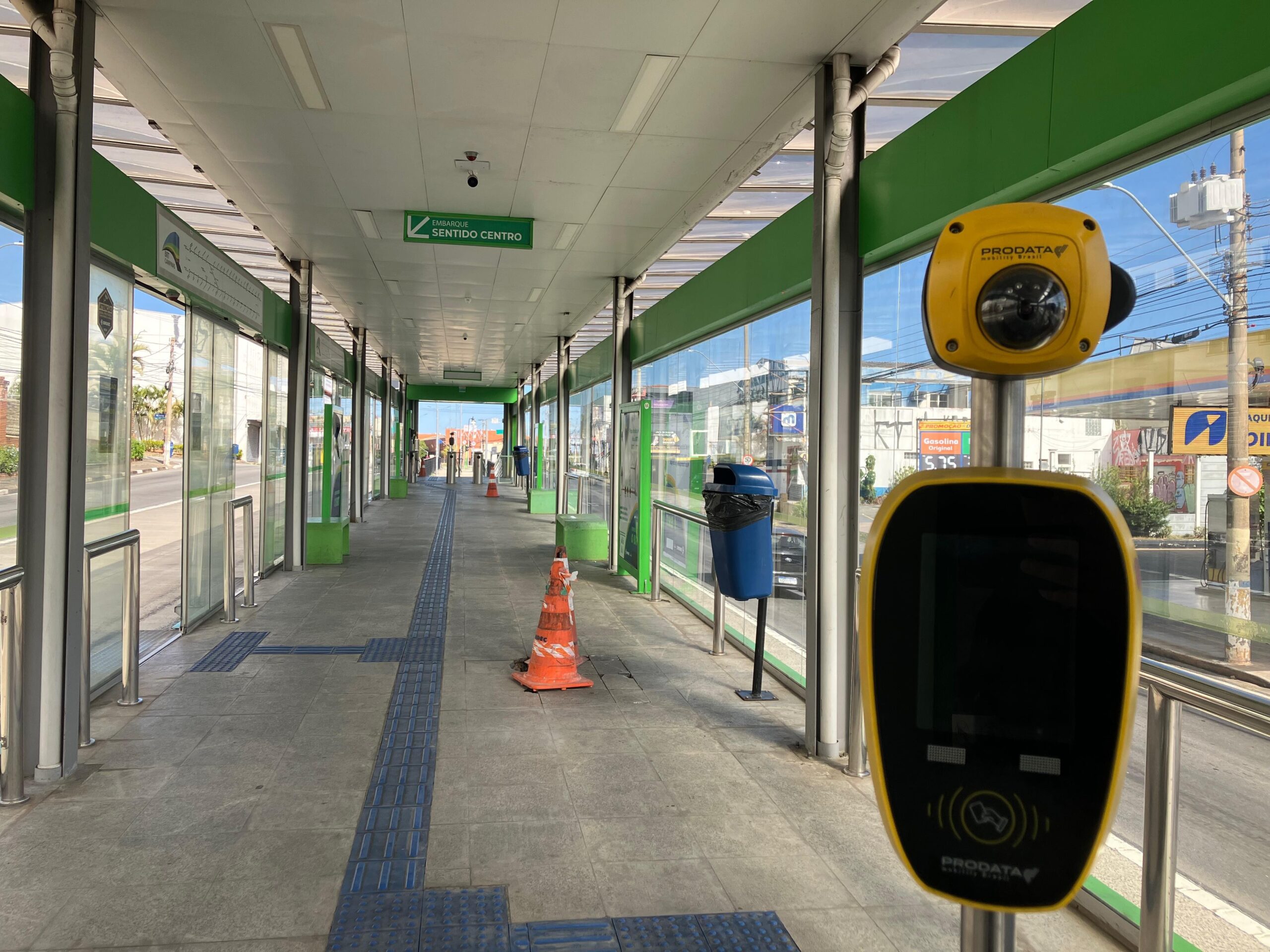 Furto de fiação deixa estação com passagem livre por falta de energia em Campinas