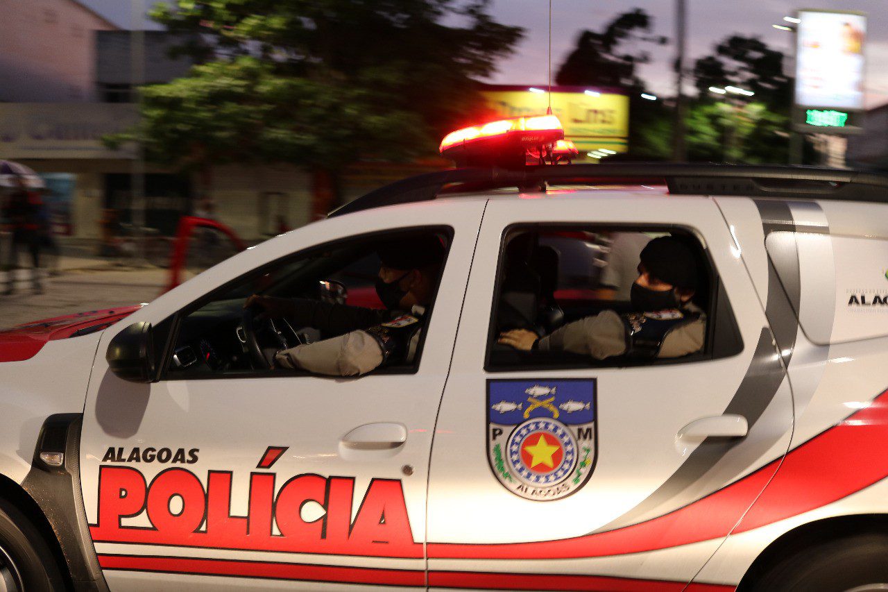 Homens armados invadem residência em Arapiraca e polícia investiga tentativa de homicídio