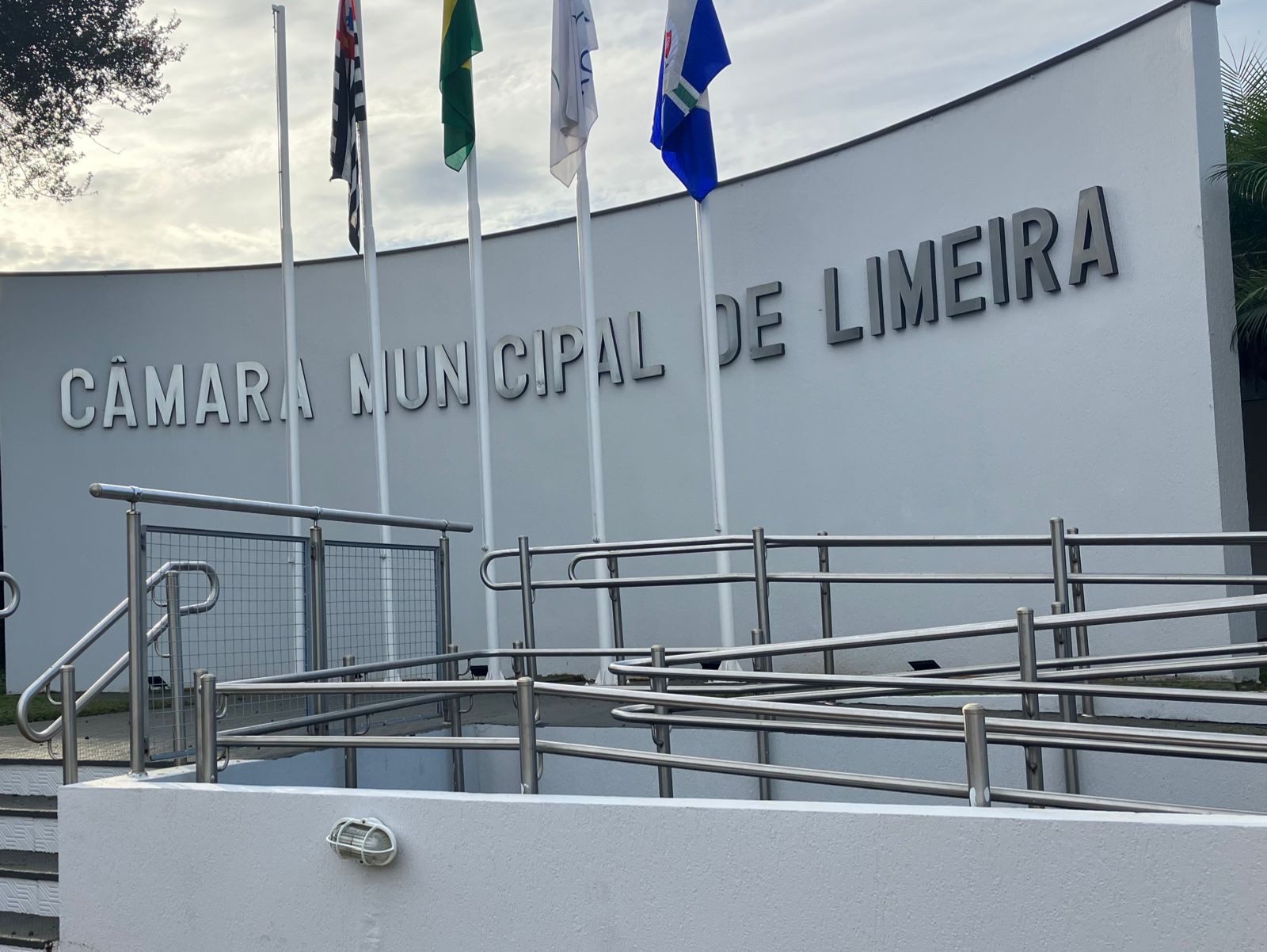 Câmara de Limeira aprova projeto que amplia proibição de descarte irregular de lixo