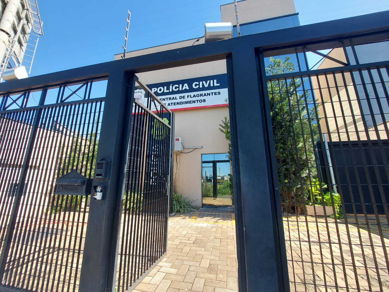 Cinco pessoas são esfaqueadas e uma morre em briga por cobrança de locação de imóvel para festa