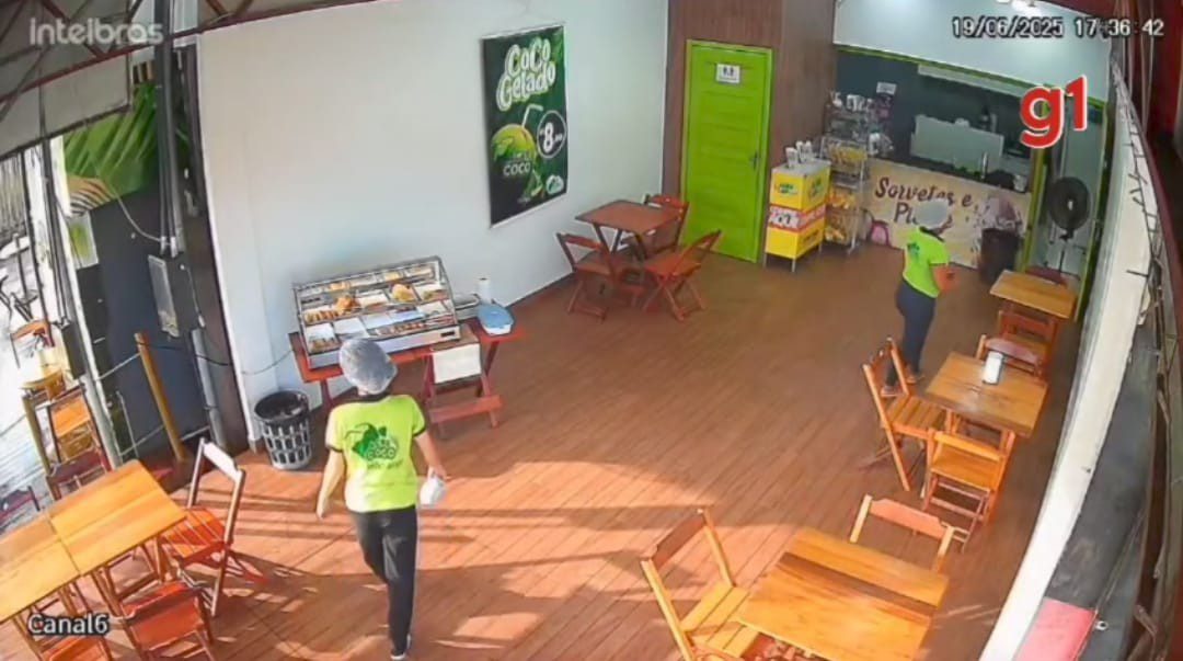 Após bater em cinco veículos, caminhonete desgovernada invade lanchonete de Rio Branco; VÍDEO