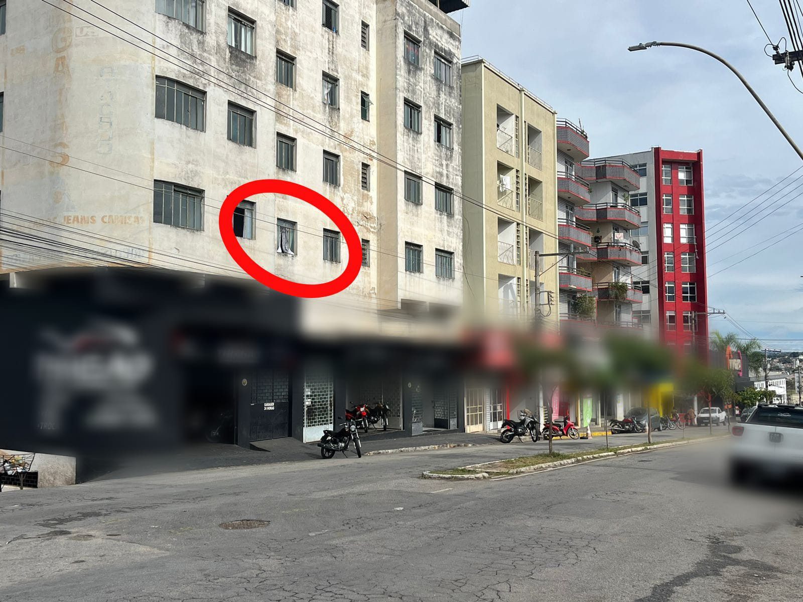 Mulher que pulou de janela para fugir do marido diz que agressões começaram após ela descobrir traição
