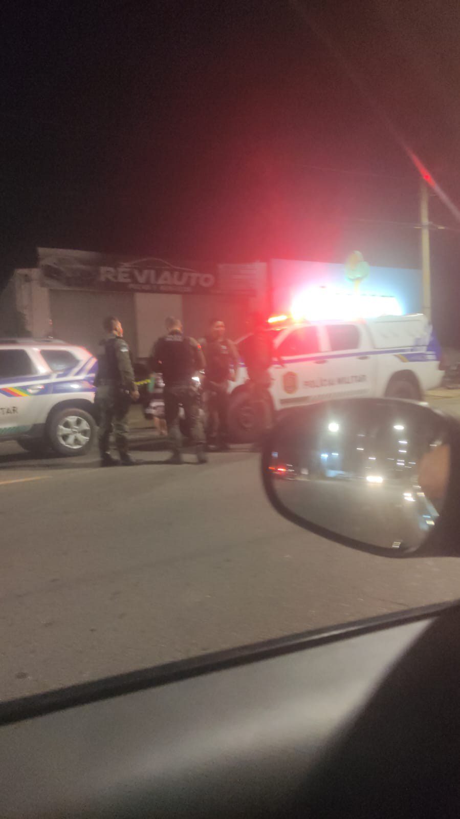 Homem é assassinado dentro de carro na Avenida da Integração no bairro Palhinhas em Petrolina