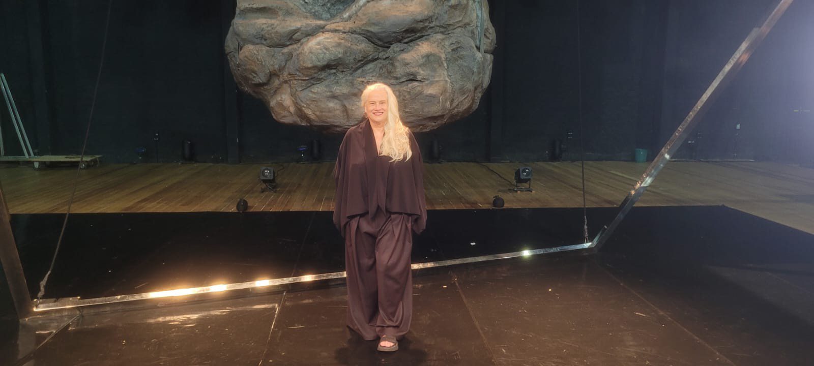 Vera Holtz encena peça ‘Ficções’ pela 3ª vez em Rio Preto: ‘teatro é bom quando tem muita gente’